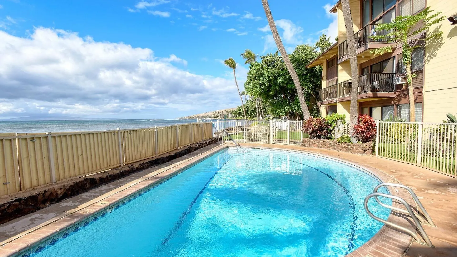 Hono Kai B17 Apartment Wailuku